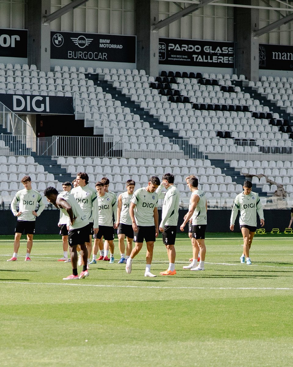 Burgos_CF's tweet photo. Buenos días, blanquinegros.

Hoy, de vuelta en casa. 🏟️

#LatidoBlanquinegro https://t.co/g9W6vr2fAj