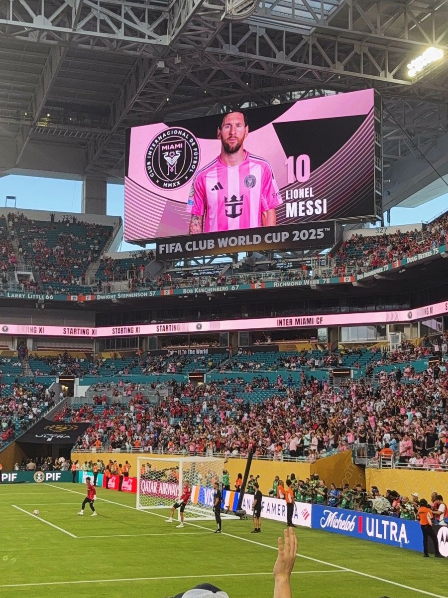 GoalVersee's tweet photo. 🚨 MAJOUR BREAKING: The tickets for the Inter Miami final tonight were sold out in space of 3 MINUTES after lunching on the website. 

Not even the Super Bowl final sold out faster than this. https://t.co/7Sn137CEK2