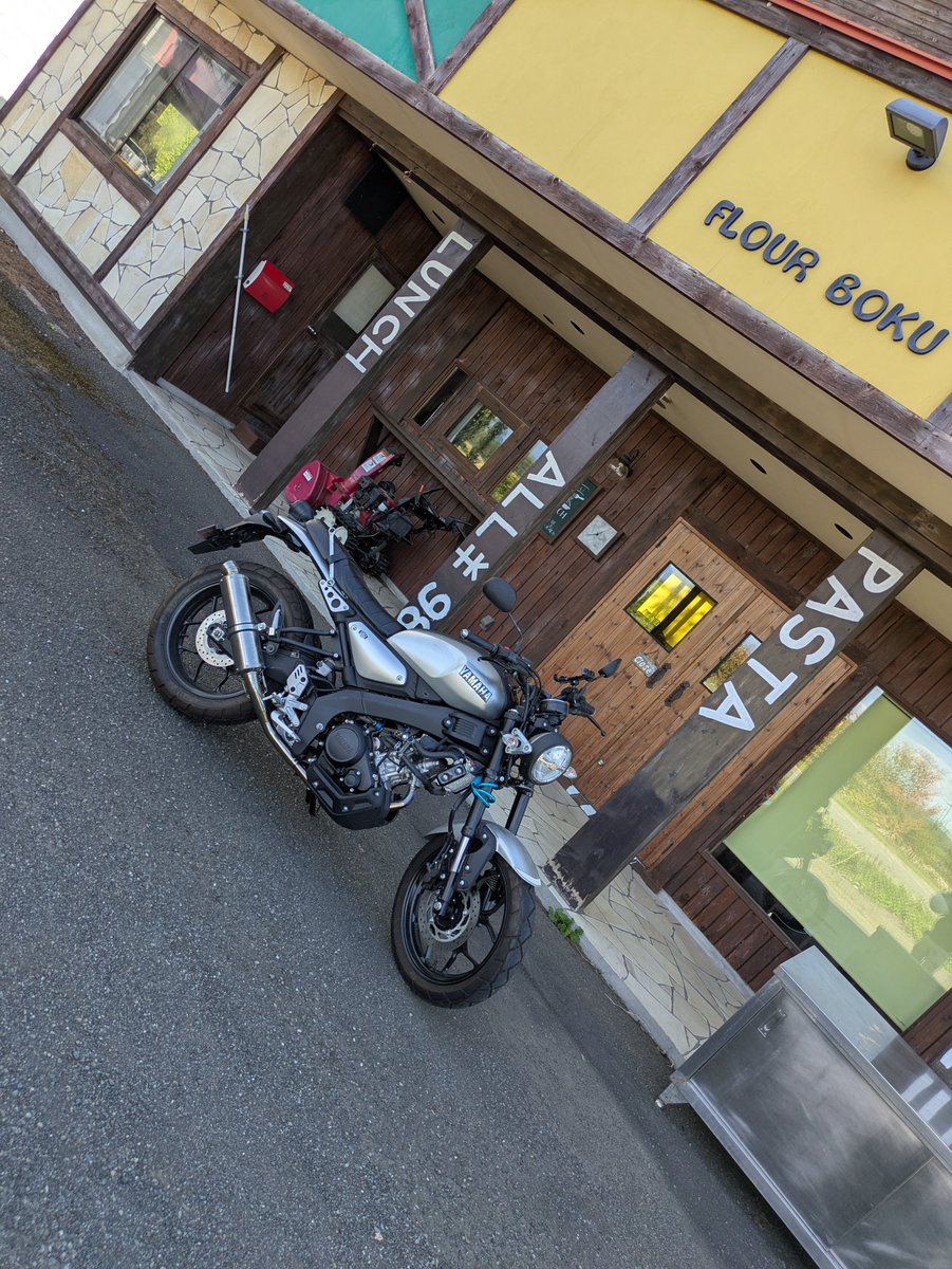 741Kazumi's tweet photo. ＃芦別　＃ガタタンラーメン　誰かと走ったの38年振り ＃XSR125 ＃PCX125 速かったよ。Yくん、また一緒に走りましょうね。 https://t.co/Yqi201mG87