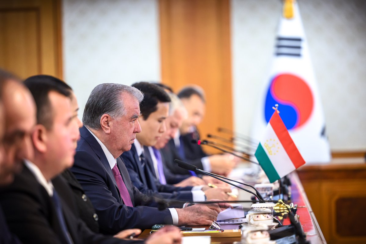 PrimeMinisterKR tweet picture