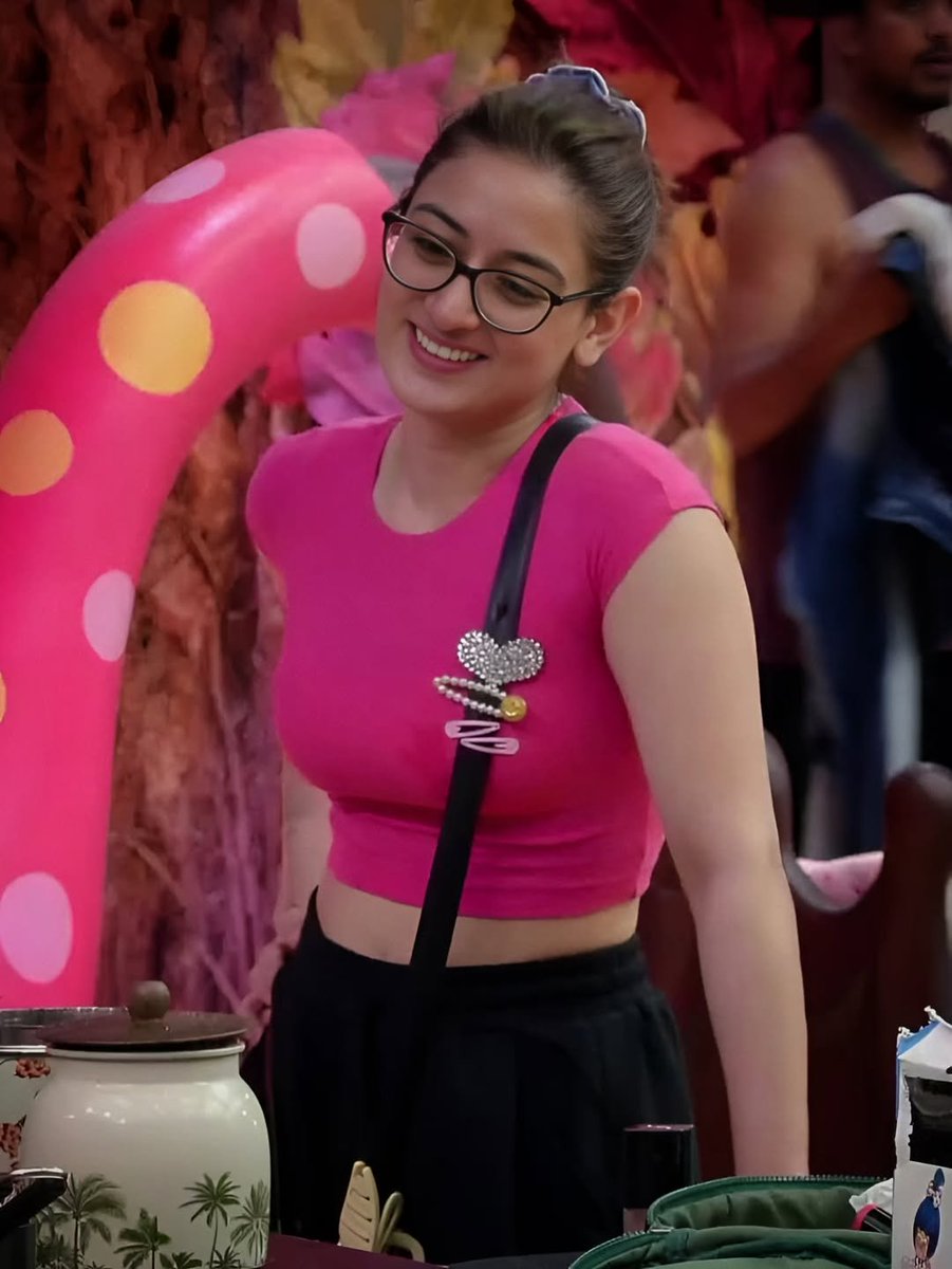 Lawrance3981881's tweet photo. ✨ @UditiSinghh_ bringing pure charm, confidence & that effortless smile! 💖🔥 Bigg Boss 20 vibes are already getting stronger! 👀🏠
#UditiSingh #BiggBoss20 #BB20 #BiggBoss #UditiSinghFans #UditiSinghArmy #BB20Updates #BiggBoss20Contestant https://t.co/x2VIyXNIOS
