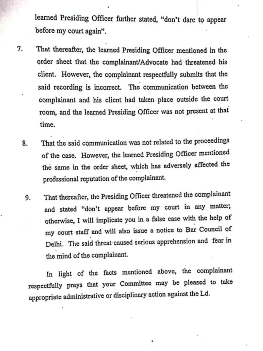 advamanyadav22's tweet photo. Doston Lafda ho gaya tha Dwarka court me 1 sep ko.

Ab complaint ki copy mili judge k against kari h vakeel ne.
Mujhe bada maja aata judge or vakeel ka lafda dekh kr😂

I insist/Request to read this 🙏
Maja na aaye toh paise wapas

Order has also been attached of that date, Enjoy https://t.co/B183w8dNhU