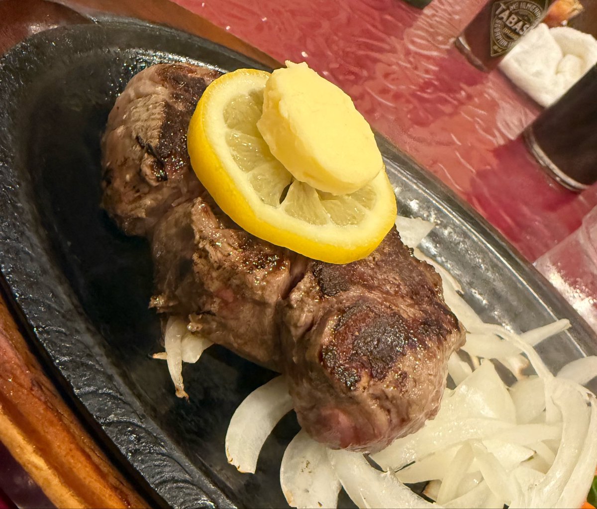 1Vzms's tweet photo. 雨が強い！
美味い肉たべた🥩 https://t.co/Dd9VNwiB3W
