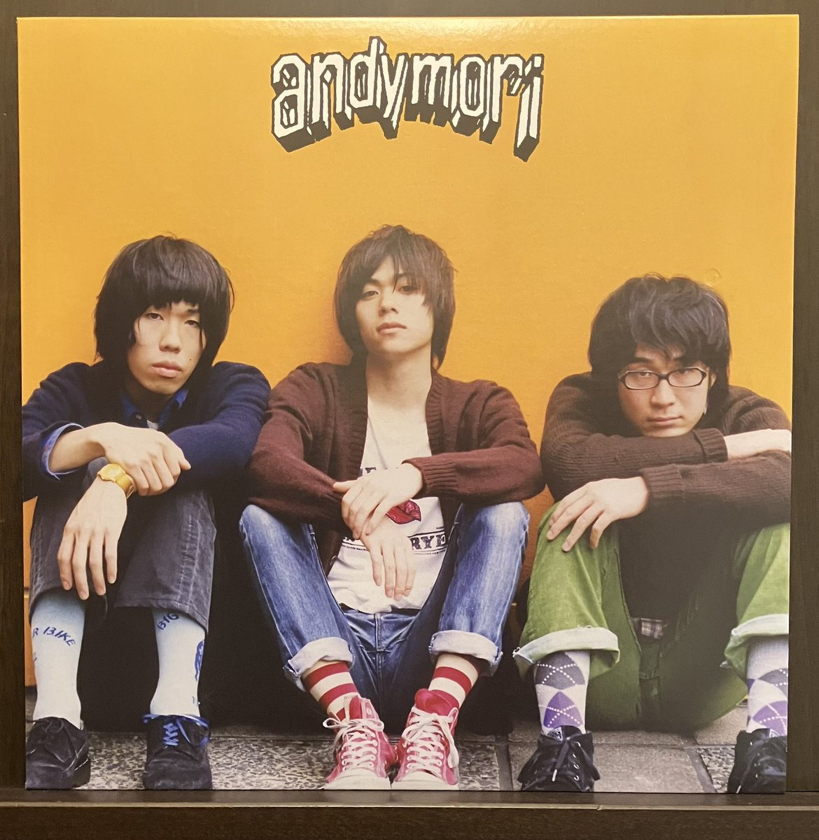 Aisak427's tweet photo. #個人的1曲目と最後の曲が最強なアルバム
『都会をすごい速さで走るベンガルトラ』 everything is my guitarから始まり、すごい速さで終わる伝説的な流れ。神すぎてもう何かわかんねぇよ。 https://t.co/JqiSWNsR8D
