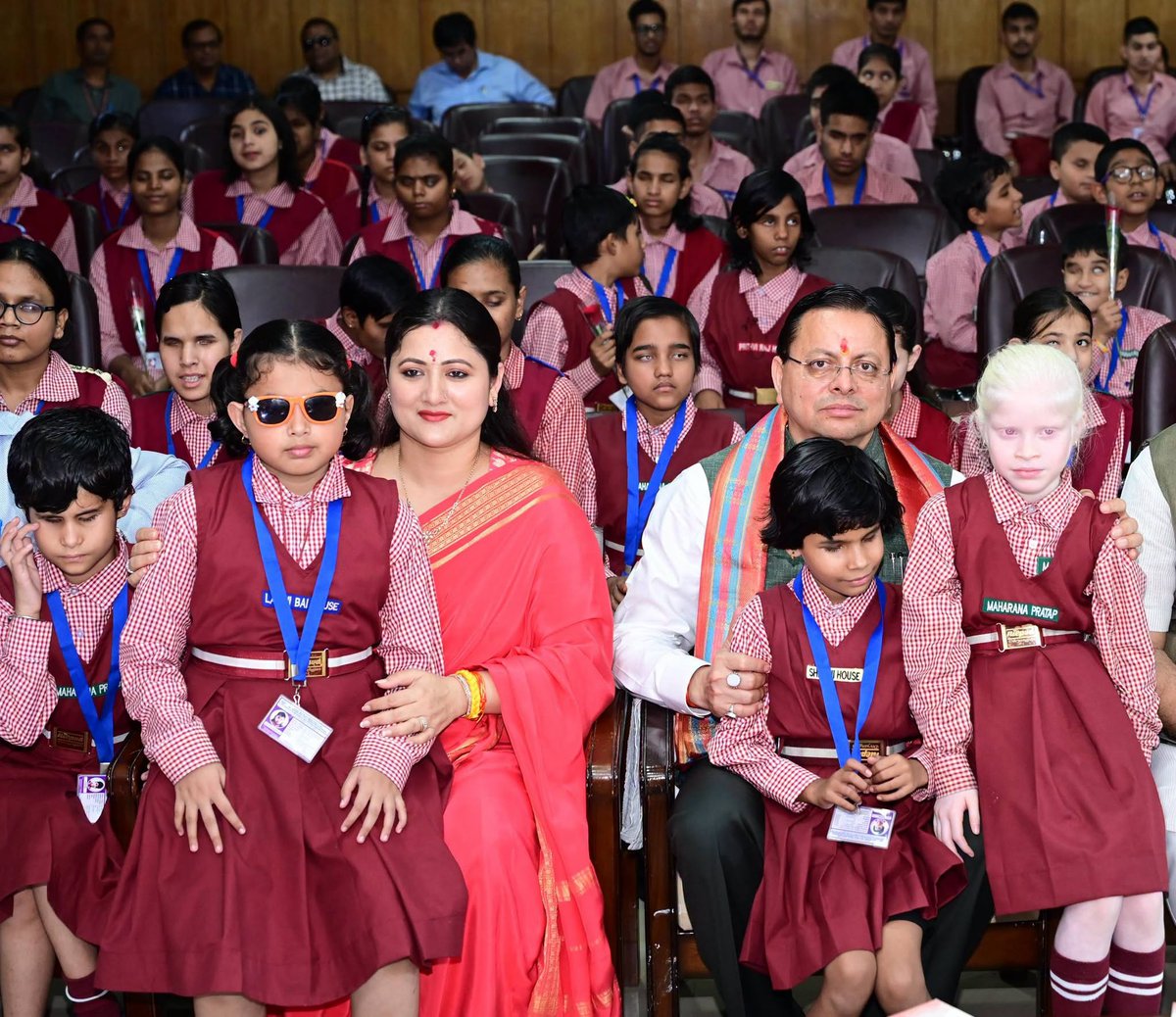 geeta_pushkar's tweet photo. आज का यह आत्मीय मिलन और बच्चों की मुस्कान लंबे समय तक स्मृतियों में बनी रहेंगी। इस अवसर पर माननीय कैबिनेट मंत्री श्री गणेश जोशी जी भी उपस्थित रहे। https://t.co/ZblwYluNAV