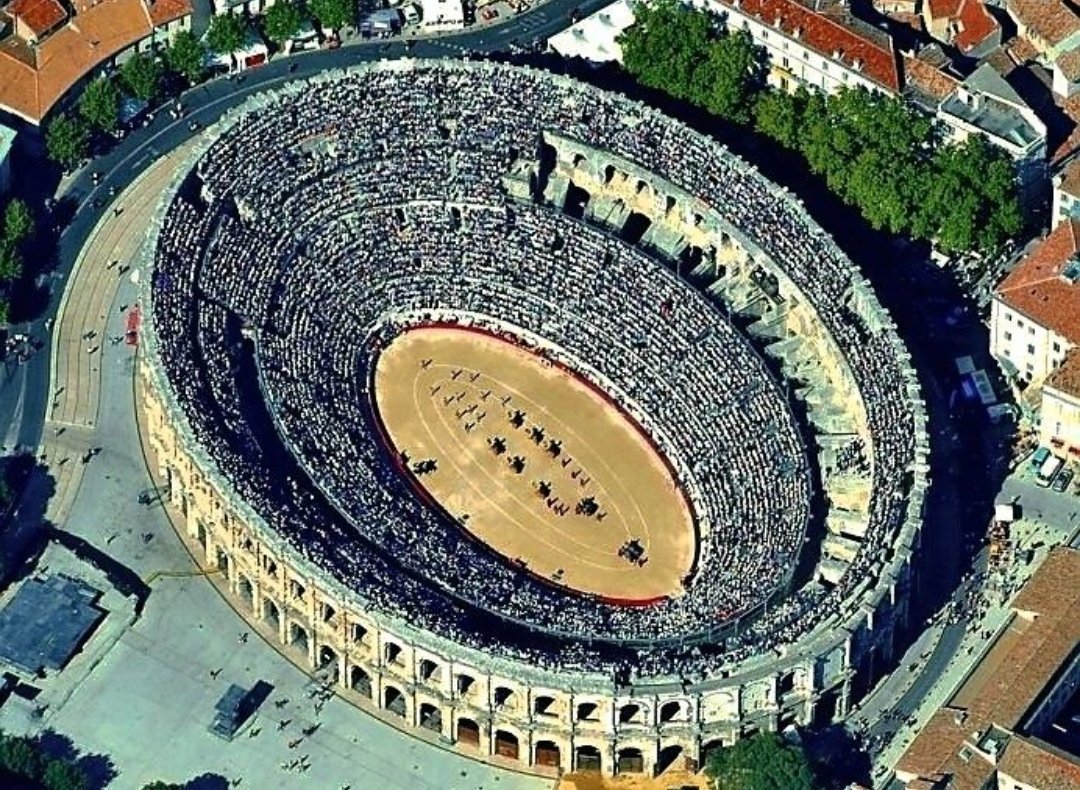 beatrice_marge's tweet photo. Tal día como hoy en el Coliseo de Nîmes🐊, lleno hasta la bandera, el 16 de septiembre de 2012

🗡️ José Tomás 
Único espada 

Un festejo para la historia...

#FranciaTaurina🇫🇷 https://t.co/BInytOffiP