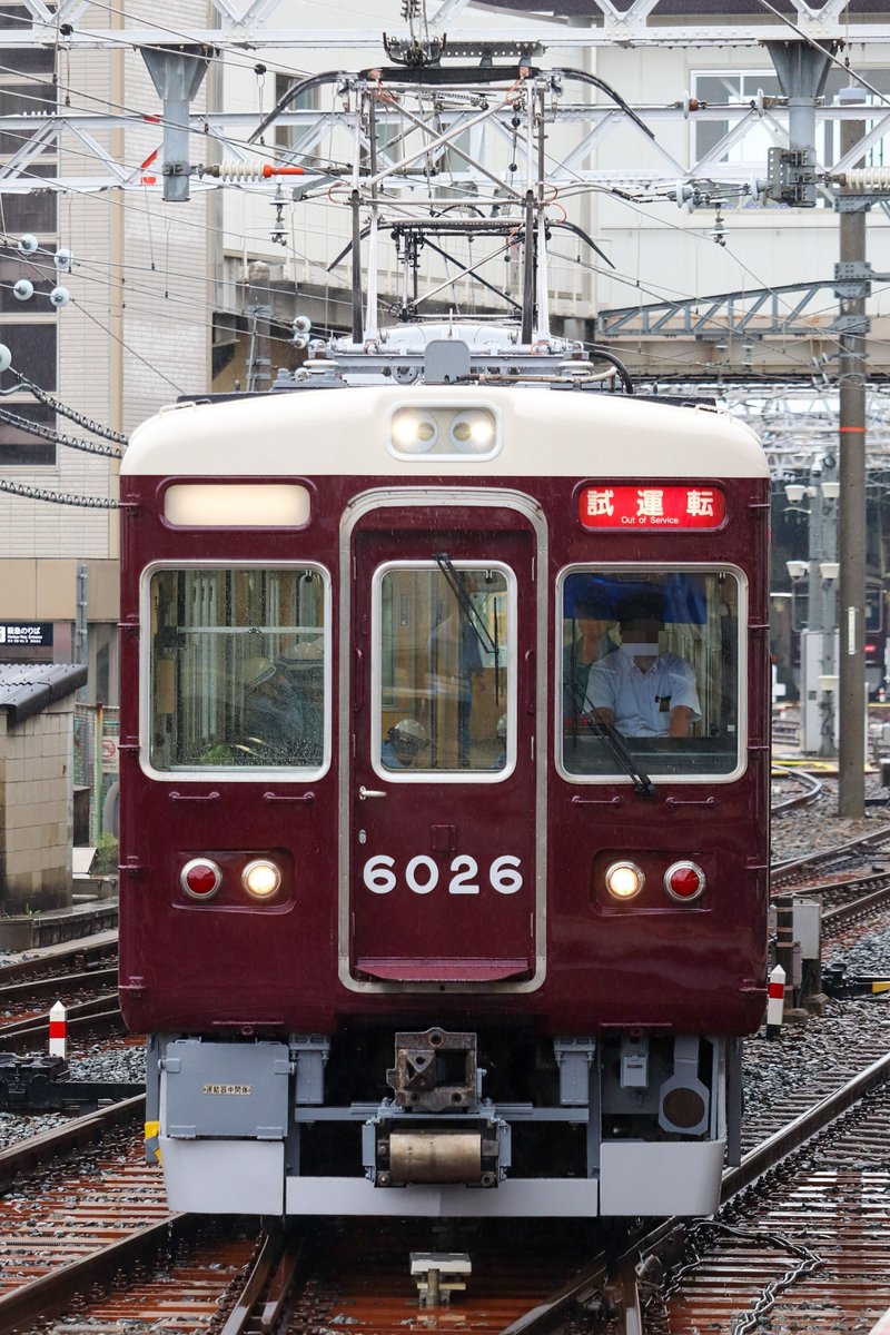 KinkiTrain's tweet photo. 2026.9.16
阪急6026f正雀出場試運転
正雀、上牧駅にて
3両編成の6000系もいいですね！ https://t.co/SO1eAbTECl