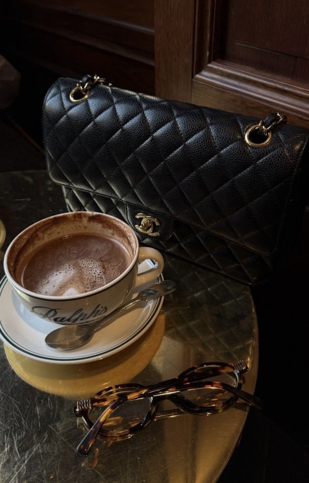 _annnsophie's tweet photo. coffee dates https://t.co/JHOCxjPMk3