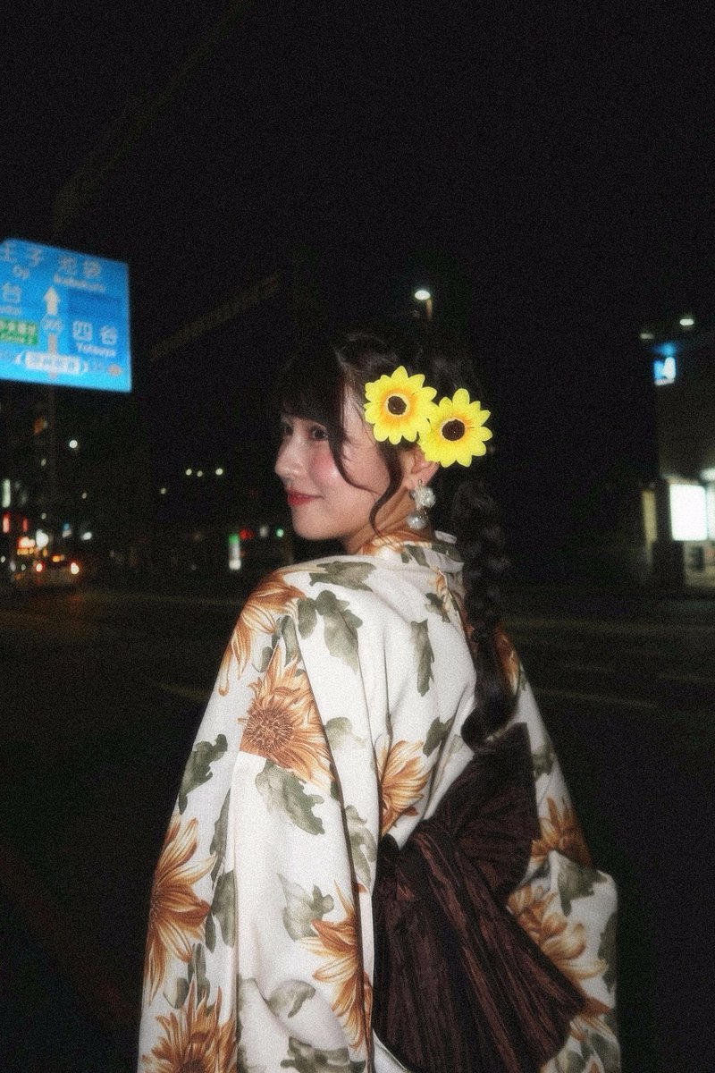 chitose_yoshino's tweet photo. 君と夏の終わり🌻 https://t.co/kGvvP3wRlb