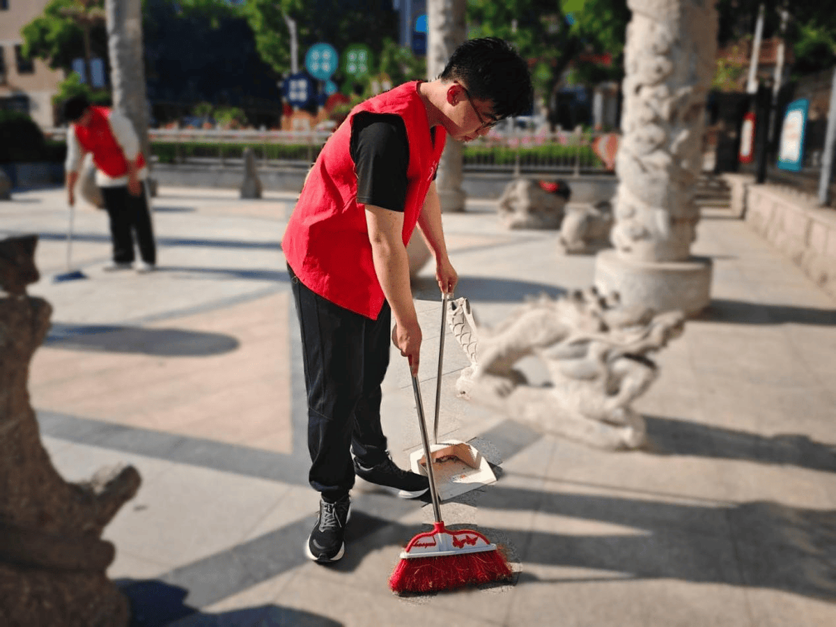 MAAMIR84727840's tweet photo. Join our weekend community park clean-up this Saturday (9am-12pm)! Bring gloves u0026 water—all supplies provided. Let’s make our neighborhood shine together! https://t.co/ZuiVtZxKlX