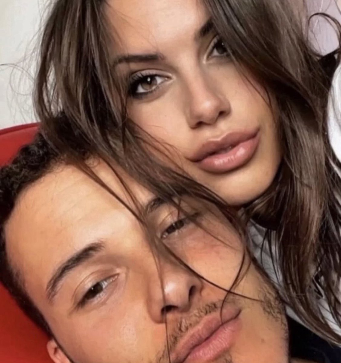 Sonia60249016's tweet photo. ke dire qst foto è meravigliosa🥰settembr è un insieme di tante cose,innumerevoli direi,ke hanno portato loro 2,ke piaccia oppure no,a parlare pubblicamente uno dell’altro ke era tanto ke nn succedeva e qst nessuno può negarlo…il resto lo vedono loro
#donnalisi #drojette #fiorde https://t.co/C8gGsrEGTZ