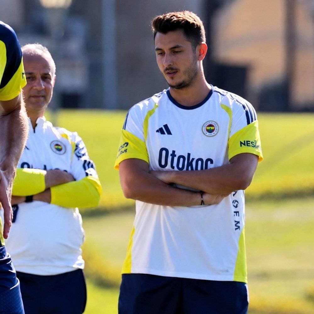 _R10AY_'s tweet photo. Emre Kartal Ne Gibi Bir Başarısı Varda Fenerbahçe Teknik Ekibinde Yer Alıyor...

Yada Babasının Ne Gibi Bir Başarısı Varda Asensio Gibi Bir Yıldızı İstemediğini Söyleyebiliyor... https://t.co/haAJxUr6VP