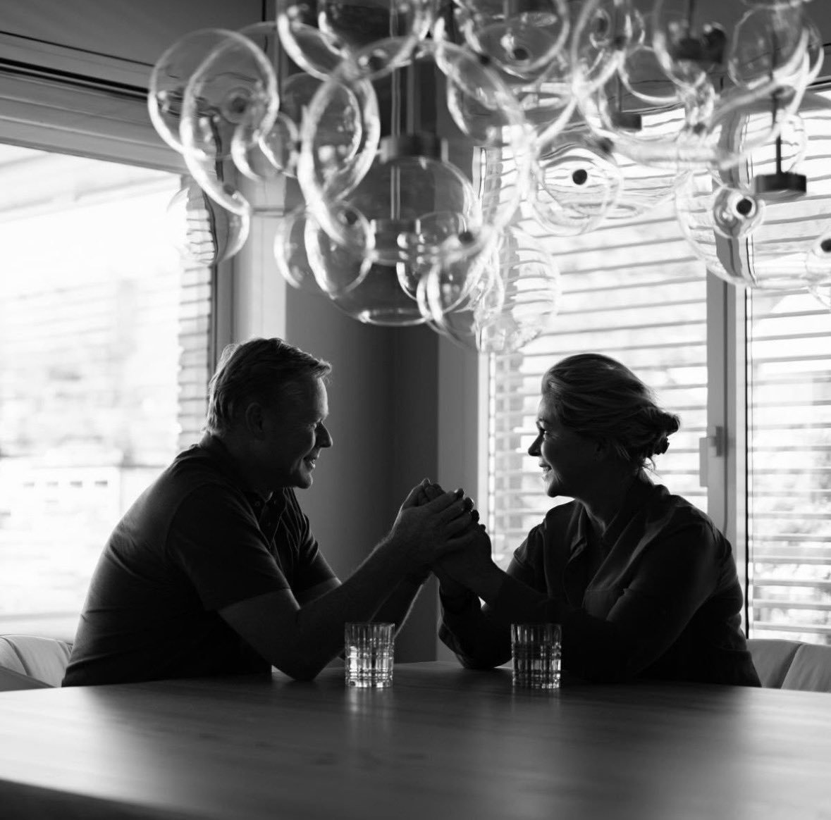 postunited's tweet photo. ⚫️🕊️ MUERE BARTINA KOEMAN, ESPOSA DE RONALD KOEMAN, A LOS 65 AÑOS

🙏 Llevaba desde 2010 luchando contra una larga enfermedad

❤️ Descanse en paz https://t.co/UazzVSutY9