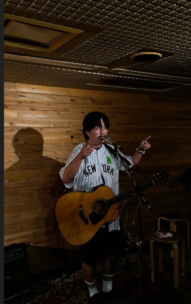 rikoy_8's tweet photo. 9.13＠下北沢ERA呑んだくれの祭典！ 【第陸回茶沢歌合戦】
田森理生2026TOURHEARMEROAR 第33戦目 理生くんのライブ♬.*゜
普段あまりやらないカバー曲が聴ける茶沢歌合戦は毎年の楽しみ。
10.3【HEAR ME ROAR TOUR2026 FINAL】 渋谷 TAKE OFF 7￼ 
ライブチケット
https://t.co/wHruAyTHrj

￼ https://t.co/TEwonyqIjv