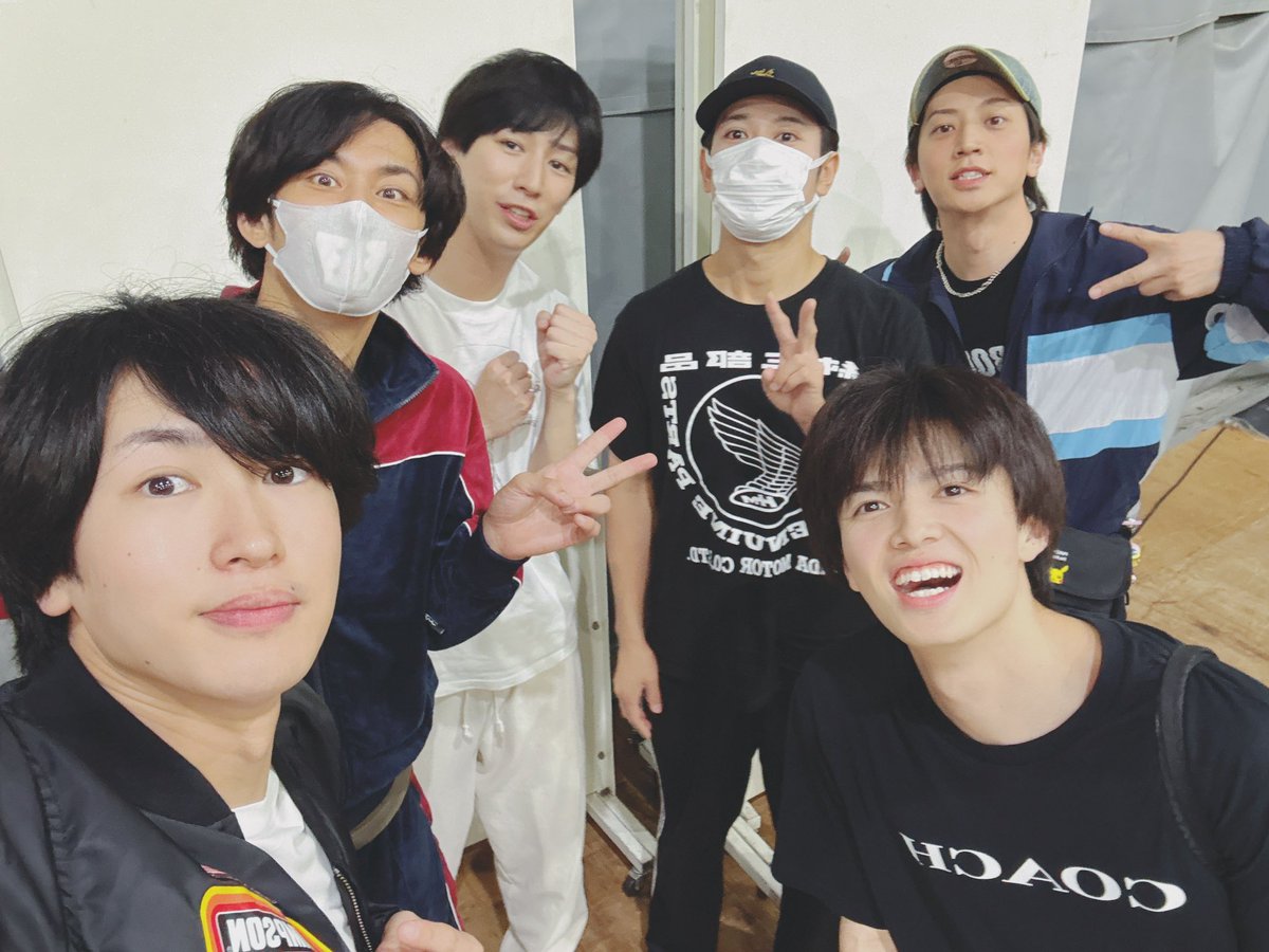 yuyaarai1220's tweet photo. #忍ミュ
本日も稽古！！
再演ならではのところもあります！！
改めて、新鮮な気持ちで臨みます🔥

東京は雨すごいです☔️
ゆうたくんが雨水のこと1匹っていってた。 https://t.co/yEnWswLPI1