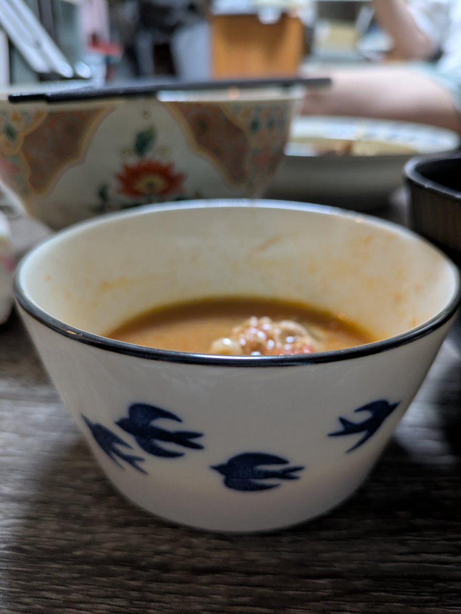 1171170141gohan's tweet photo. いただきもの

東京からよくこんな重いものを、、！
というくらいずっしりとお皿セット、、、😭

つばめは幸運を連れてきてくれる、みたい

そんで創作料理作って、入れてみた

映える。。。！！！😭 https://t.co/fHihb9ONzu