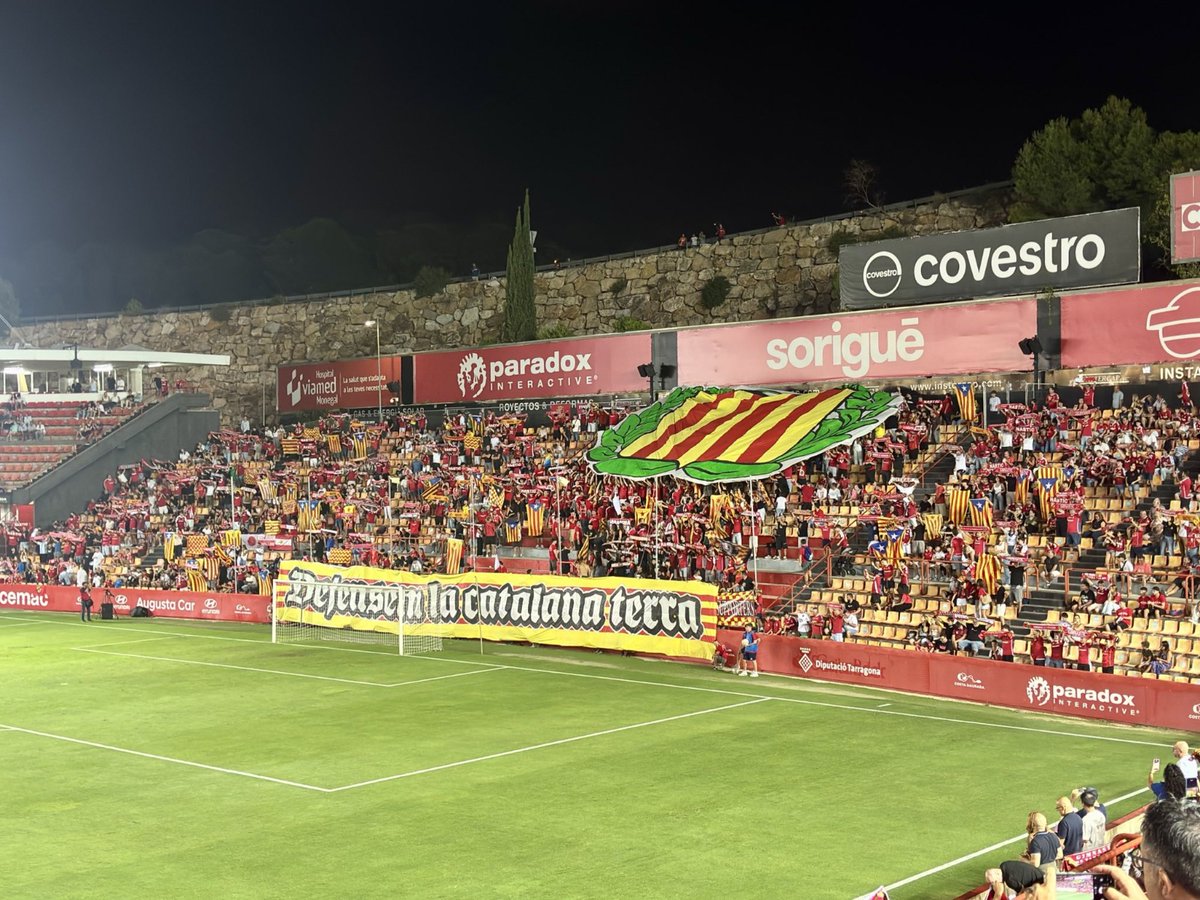 uesantandreu's tweet photo. Visitarem un estadi i una afició de primera 💛❤️ https://t.co/6FzRvtCodr