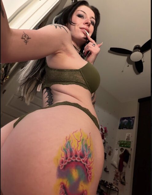 serphinesy's tweet photo. they said cover up 🙄 so i covered up in confidence and nothing else https://t.co/Gz4FGOwJI1