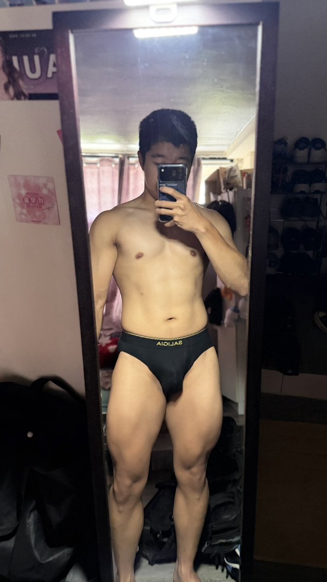 dan_joxu06's tweet photo. 這件好看 #saligia 
這樣的大腿可以當個內褲模特嗎 🫣 https://t.co/NWokkJH1MT