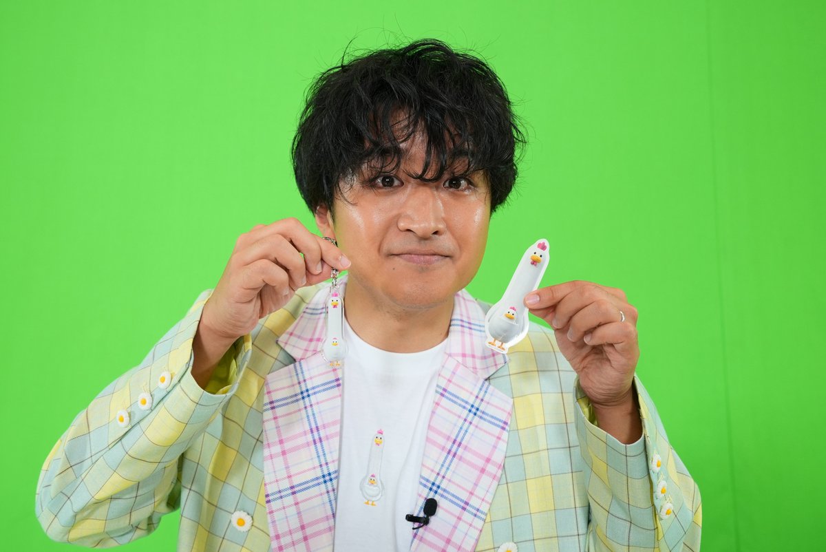 pachi2run2's tweet photo. フジテレビe!ショップより
#ぱちぱちるんるん 公式グッズが
登場しました🐔🩵🩷
ぜひチェックしてみてください👀✨

--------------------
・アクリルキーホルダー
・ステッカーセット
・刺繍Tシャツ(白・黒／110cm,130cm｜S～XLsize)
--------------------

▽詳細はこちら
https://t.co/U69ELMZZfI https://t.co/h0wQNPRzIs