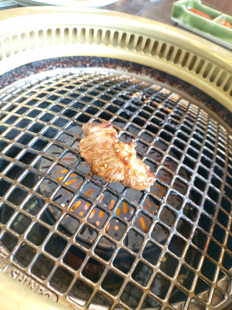 hayato00192's tweet photo. 南大門にて、カルビラーメンランチ😍

ちょっと値段あがったけど、やっぱり至高😋

毎日リンゴカルビ食べたい人生だったぜ…
一生懸命稼ごう(笑) https://t.co/3aDSsKNF7A