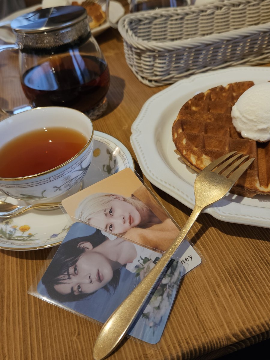 Jnikeay's tweet photo. ハニとパンケーキしてきた♡ めちゃうまかったあ♡ https://t.co/mEX54oAa8k