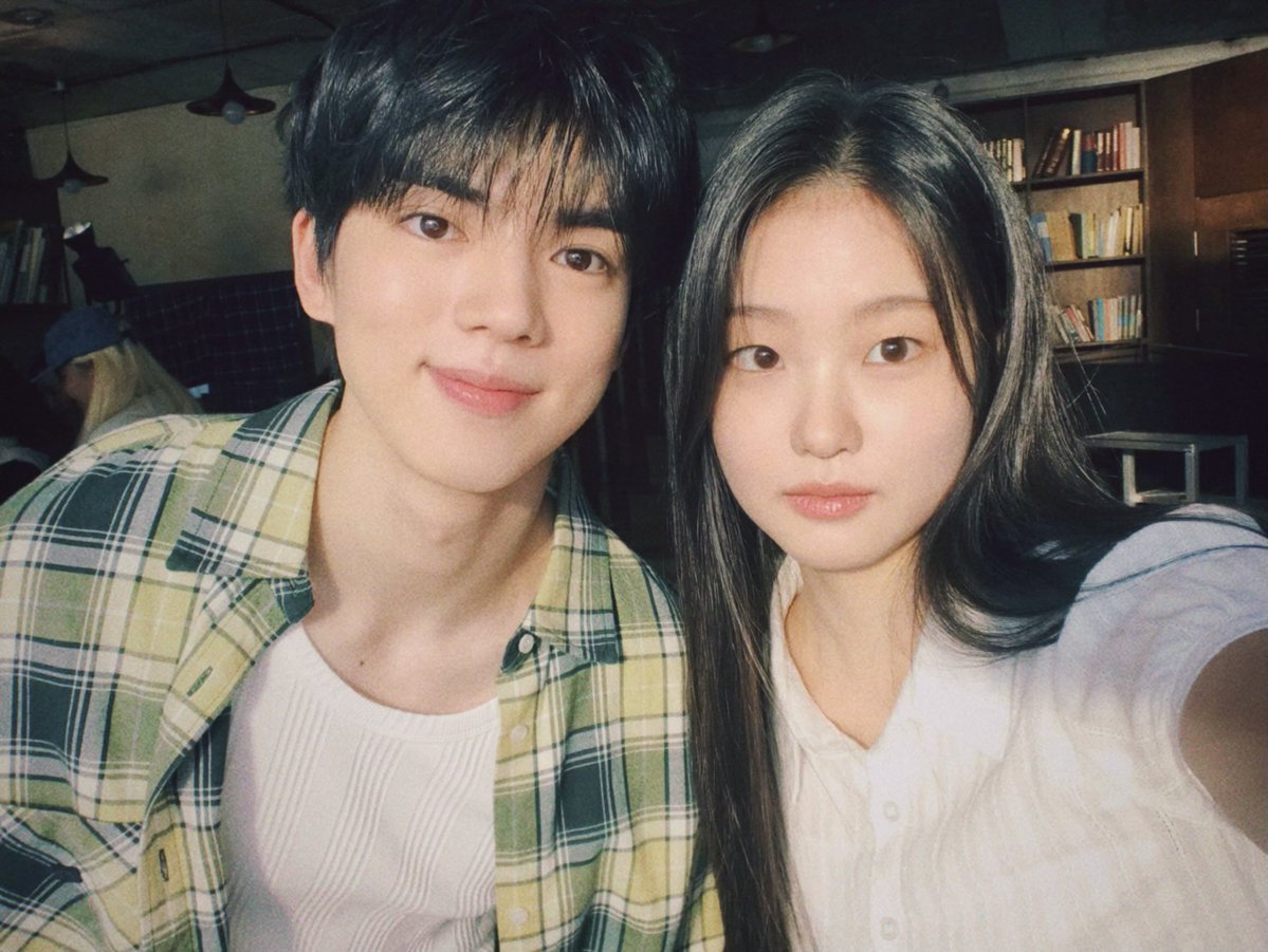 Prince_Cha1021's tweet photo. 서수민님 인스타에 스파클 뮤비 비하인드 사진!

#차준환 

https://t.co/ka3FB8bsOX https://t.co/qfrqBeSZWK