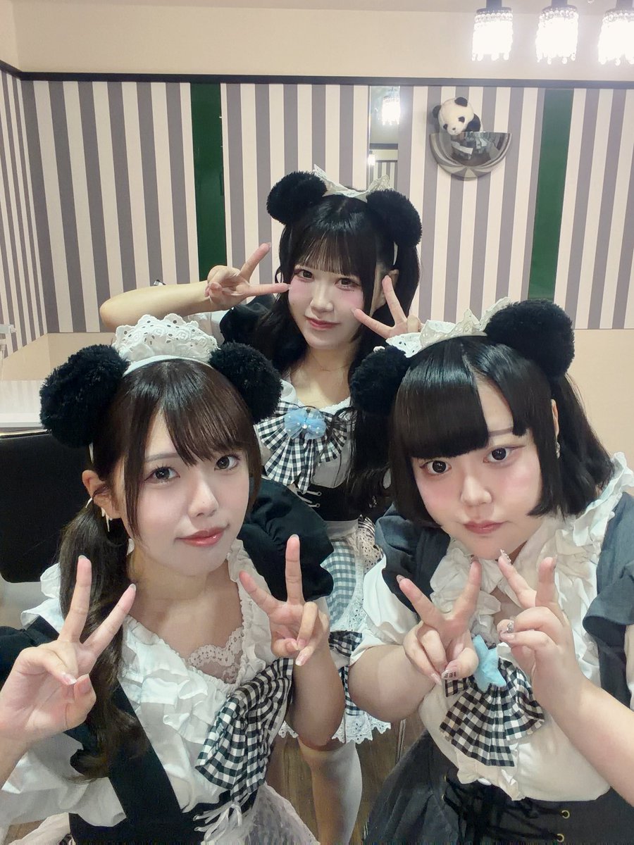 panpas_info's tweet photo. 🐼ぱんだぱすぽーとオープンしました🐼

💖ひなこ@hinako_panda3 
💖みみこ @mimic0_panda 
💖キキ @kiki_san_panpas 

本日雨の日なのでポイント2倍です❕☔️🆙
モエスタイベントも開催中‼️😚

ご帰宅お待ちしております🙌

#コンカフェ #メイドカフェ #御徒町 #湯島 https://t.co/43LNJajtzW