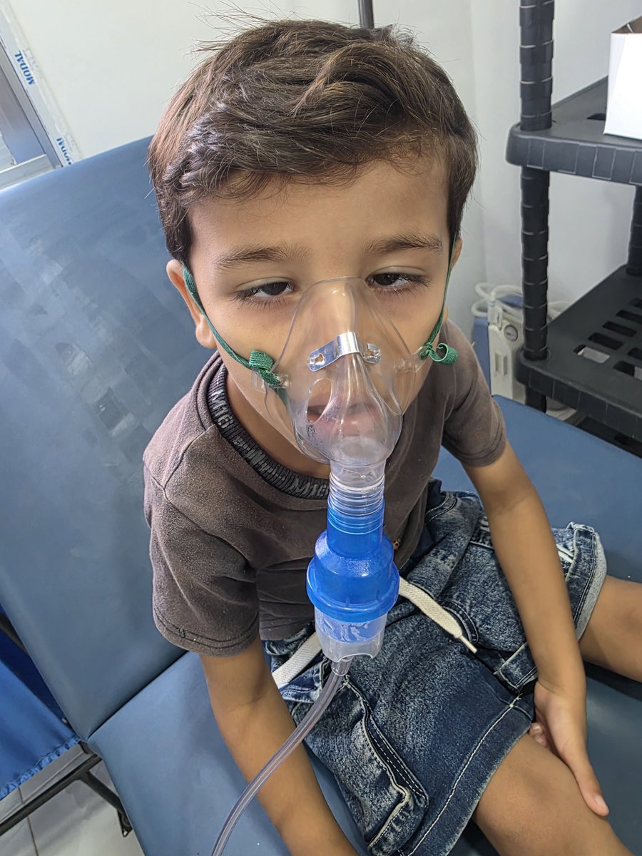 Ahmed_Alawer1's tweet photo. Bizi gören herkese sesleniyorum: Oğlum çok zor durumda, yetersiz beslenmeden dolayı ciddi şekilde etkilendi.

Lütfen Gazze’de bizi yalnız bırakmayın. Gerçekten tükenmiş durumdayız. 🙏💔

https://t.co/tLJhLfs0Ab https://t.co/oi67bYqtSE