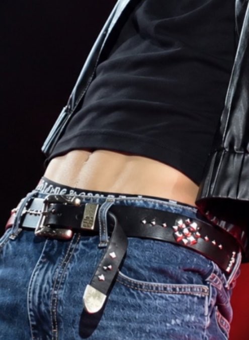 ladorokii's tweet photo. he has those delicious 11 line abs😩 https://t.co/kUoSW3bGQP