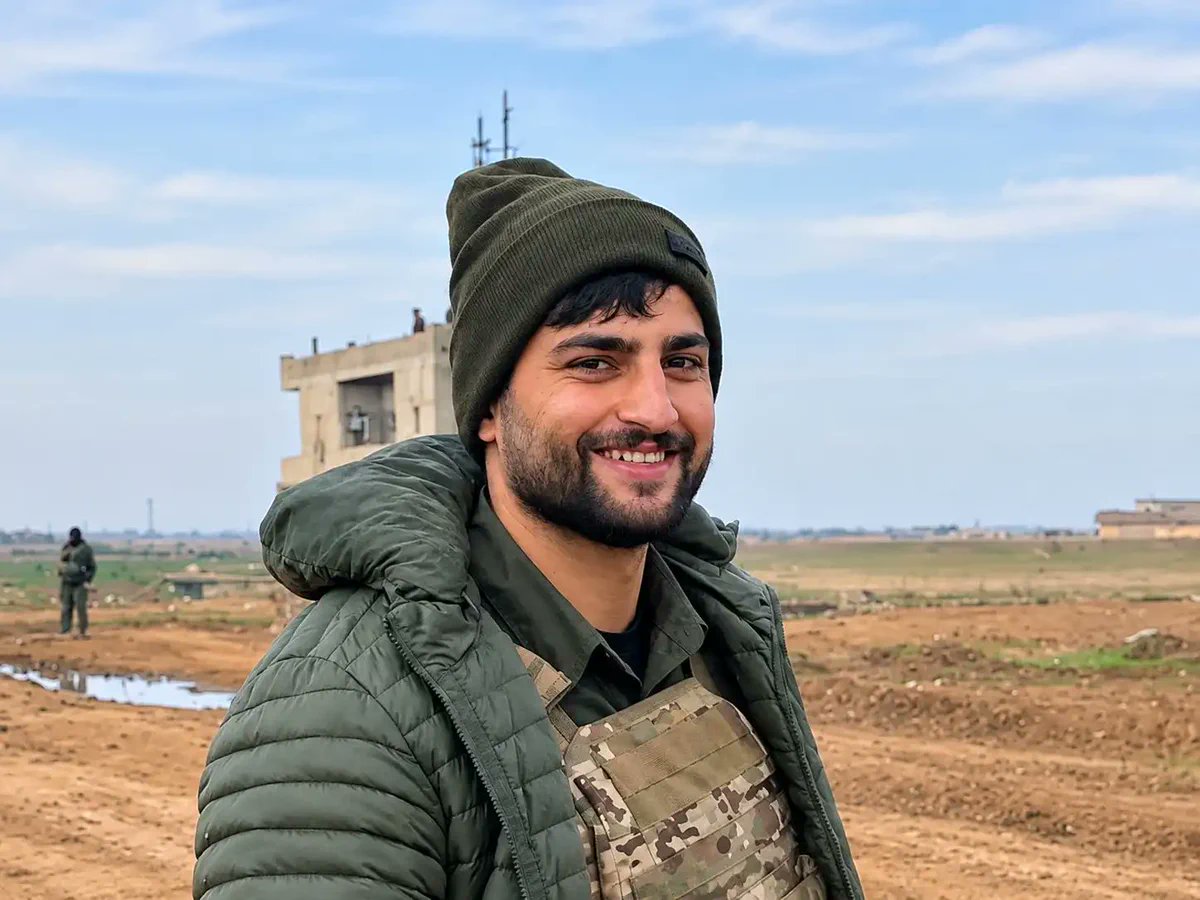 360Gazete's tweet photo. Abdullah Öcalan, Rojava'da SDG mensubu Sipan Hizni'nin kaçırılıp ölümüne ilişkin konuştu:  

Rojava’da olup bitenler bir provokasyondur. Bir genci vahşice katledip sonra da kente girmeye bahane edeceksin. 

Bu açık bir provokasyon. Diyalog zeminine yönelik bu sabotaj hemen durmalıdır