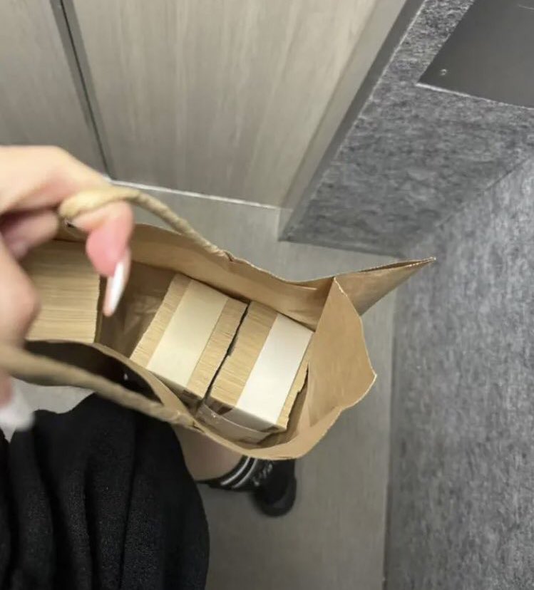 Kanamiqsat's tweet photo. このツイートが表示された人は...

運が良いです🙋‍♀️50マ ンいけます♦

「イイね＆ふぉろー＆りぽすと」、それだけが条件です🪆

現金・Pay Pay💹

0時まで✨《“まだの方”》はお急ぎ下さい😖 https://t.co/Aeywq9VLjo