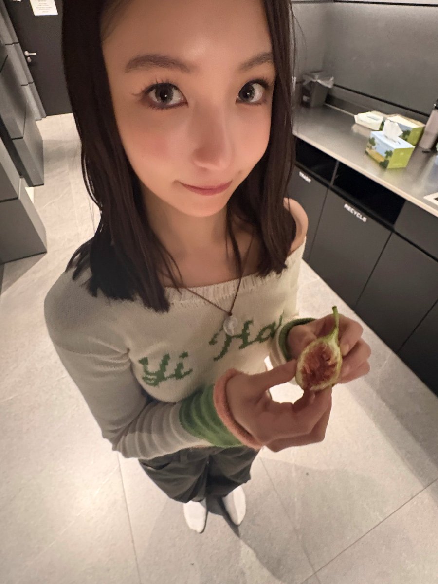 ParkSeoyeonFr's tweet photo. 📱 › WEVERSE ⸝⸝⸝ 16.09.26

SEOYEON a partagé des photos sur l’application 

#SEOYEON #서연 #TUIDE #튜이드 https://t.co/XSpU8Z1leS