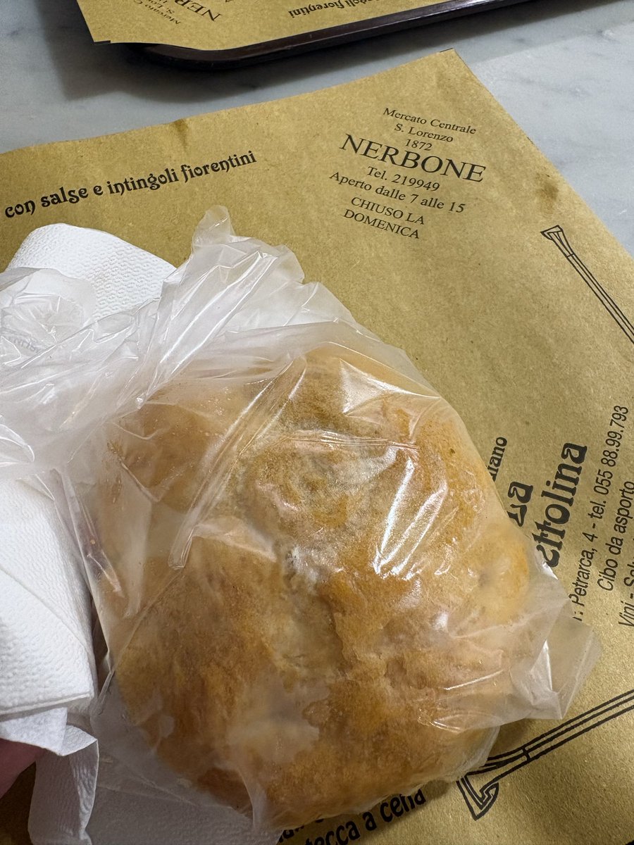 rosa_singlobal's tweet photo. 🇮🇹旅でもyoutripカード大活躍🤗
本当にありがたいカードだ💳
美味しいもの食べてどんどん残額減ってくからトップアップしないと😭
欲しいもの食べたいものがありすぎる😇

美味しい😋 https://t.co/ciUVg0e7h6