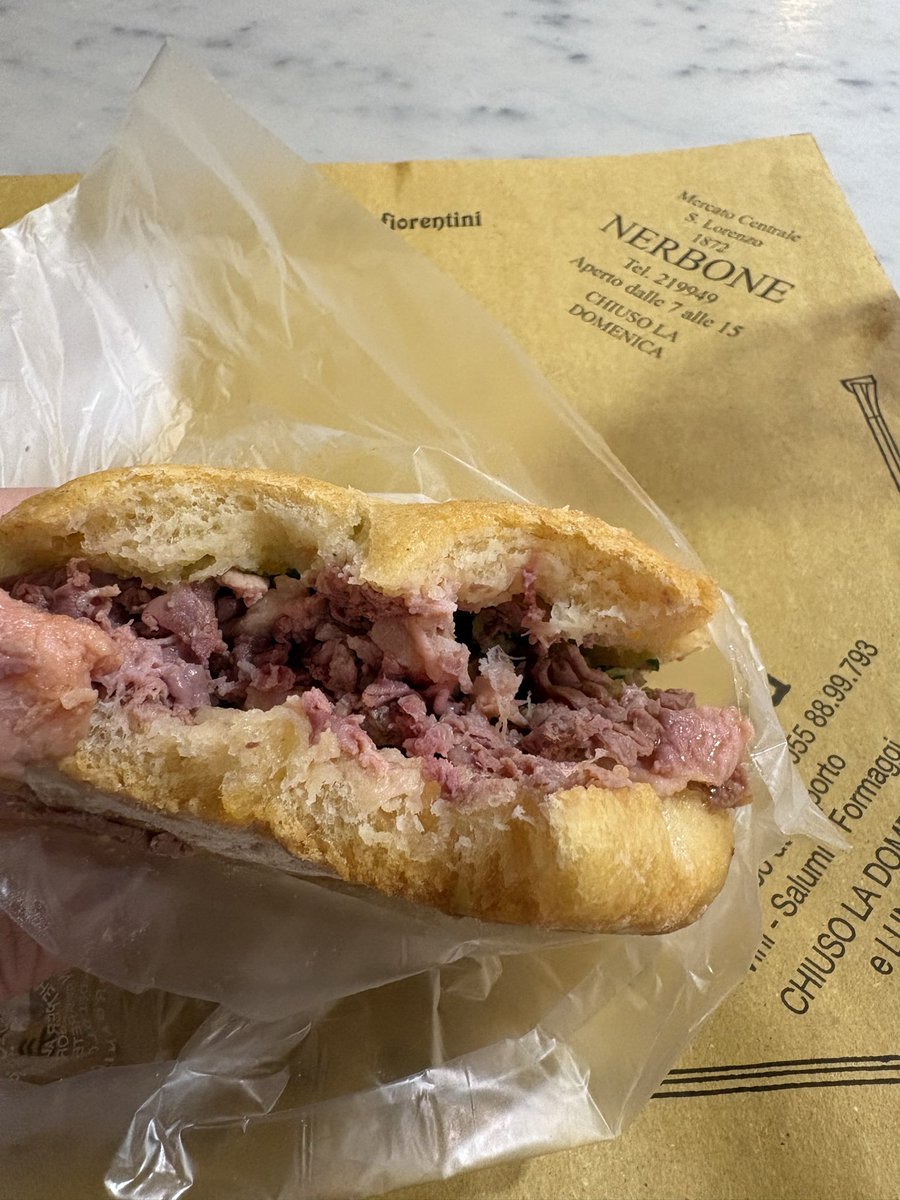 rosa_singlobal's tweet photo. 🇮🇹旅でもyoutripカード大活躍🤗
本当にありがたいカードだ💳
美味しいもの食べてどんどん残額減ってくからトップアップしないと😭
欲しいもの食べたいものがありすぎる😇

美味しい😋 https://t.co/ciUVg0e7h6