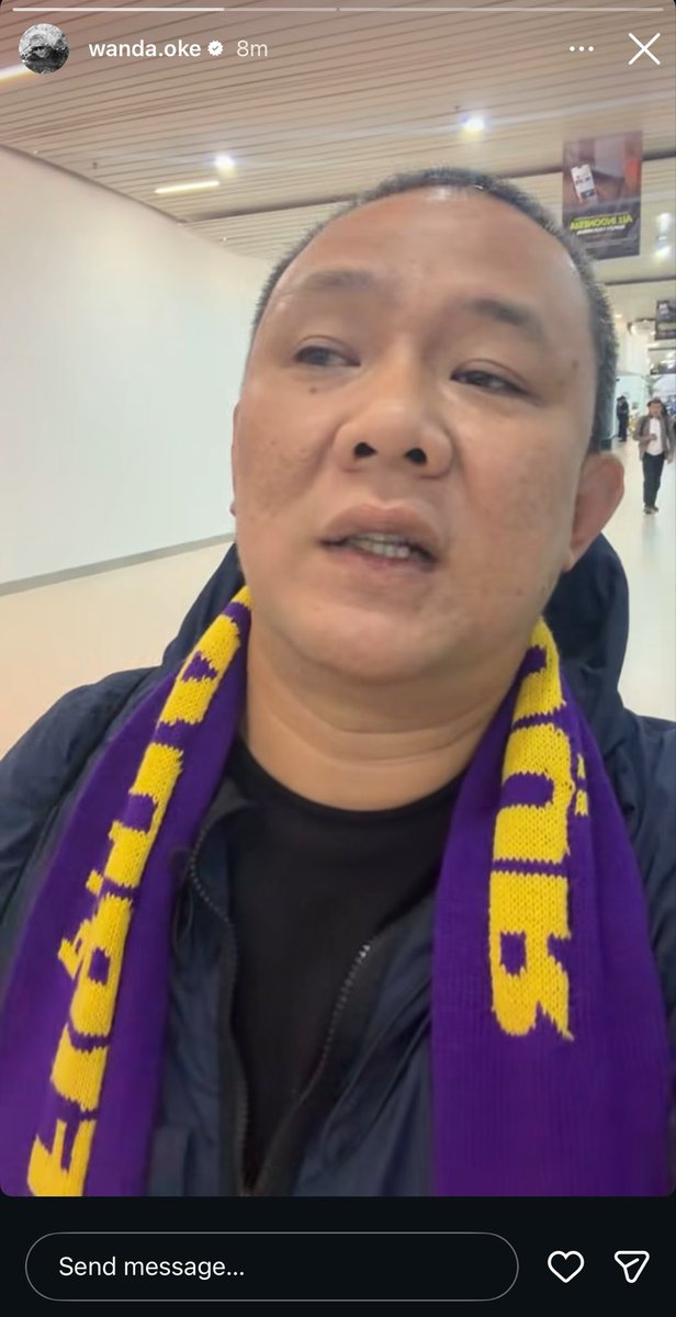 insidefolkative's tweet photo. Wancoy yang baru saja landing dari Jeddah langsung mengklarifikasi bahwa Instagram dirinya di hack.

“Tiba-tiba buka handphone IG kita kena hack, jangan percaya, pokoknya jangan pernah transfer, pokoknya doain aja tuh orang pada sehat” ucapnya melalui Instagram story. https://t.co/seqsh2tTY4
