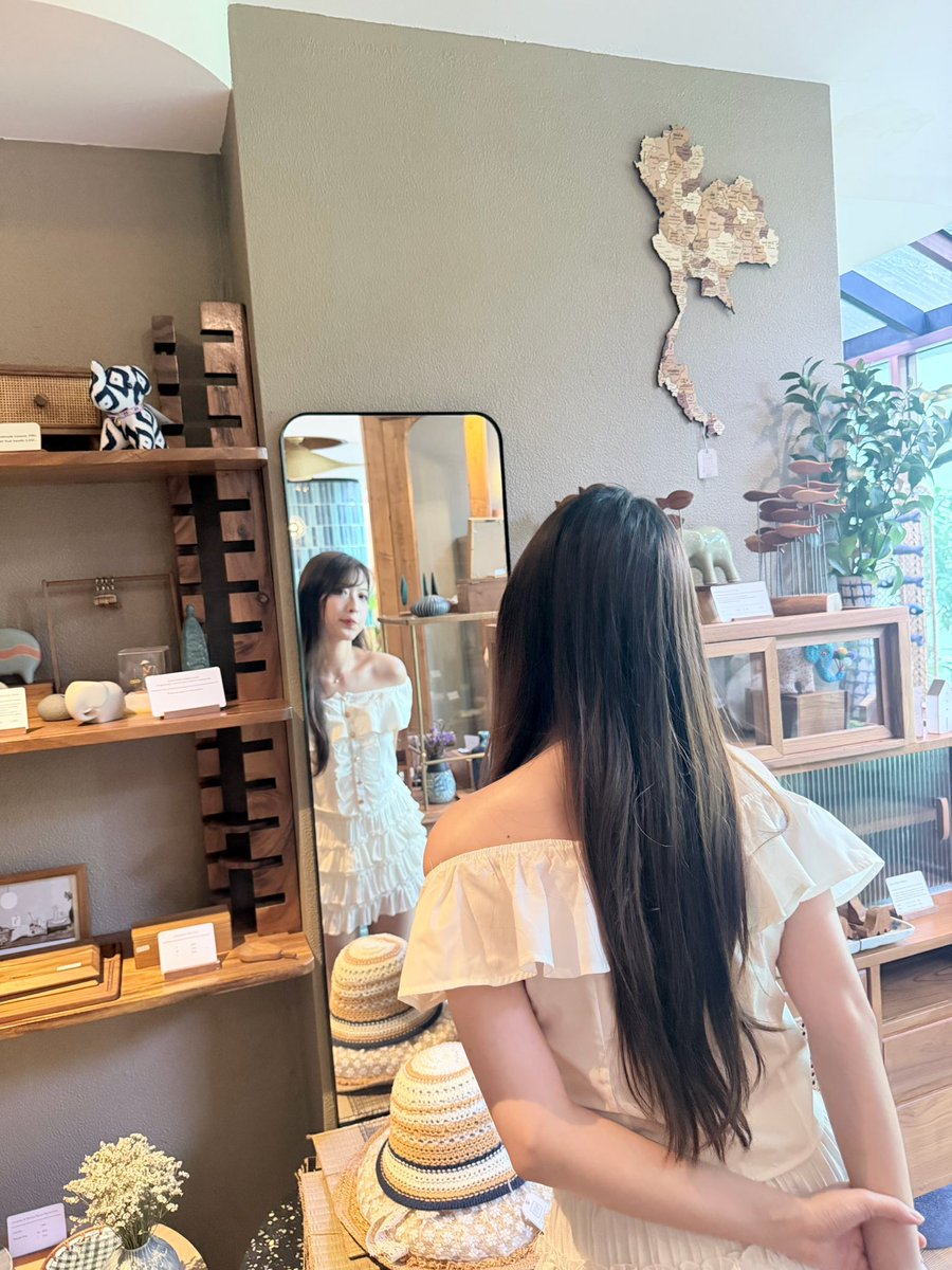 ChichaLUMINUS's tweet photo. อันนี้รูปเก่าที่ไทยก่ะ ตั้งแต่ยังไม่ตัดผม😽 https://t.co/63hqPwblJO