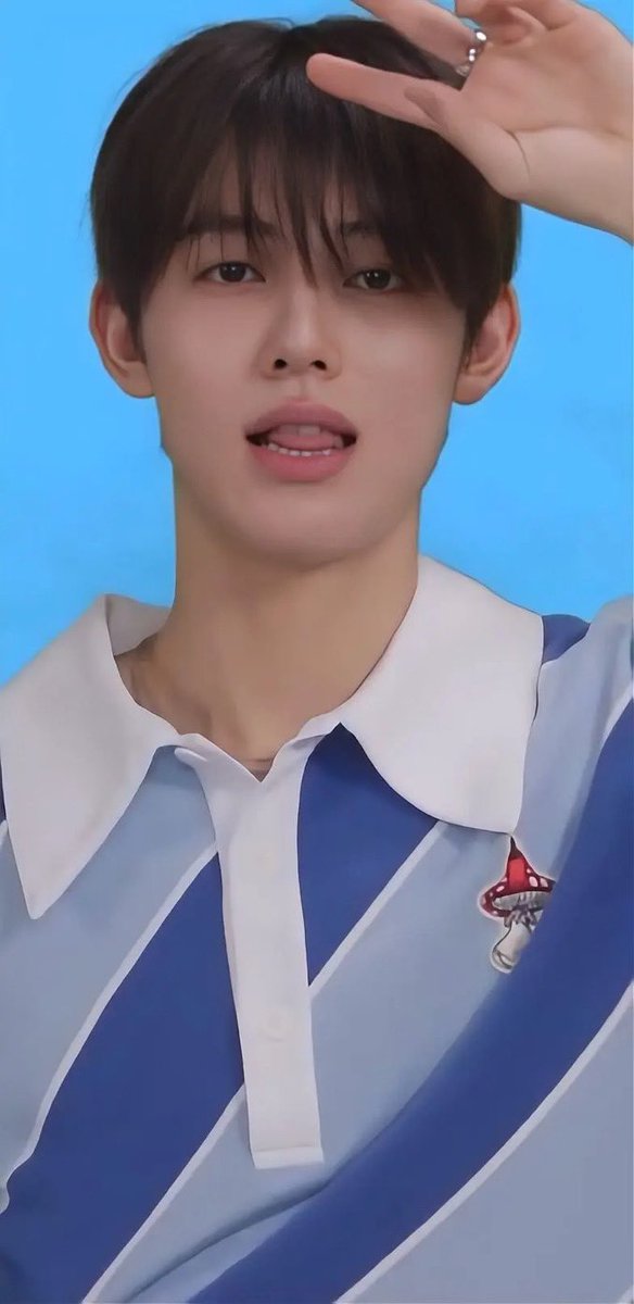 acaijoahae's tweet photo. #SEONGHYEON and his insane face card🙂‍↕️ https://t.co/H1wr4okcoV