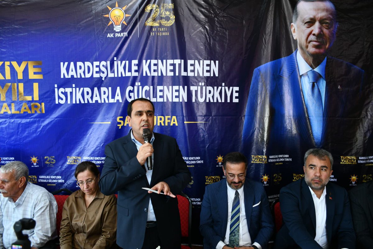 mehmetbegit's tweet photo. Bugün Birecik’imizde kıymetli bir misafirimizi ağırlıyoruz.

AK Parti Genel Merkez Siyasi ve Hukuki İşler Başkan Yardımcımız, 26. Dönem Milletvekilimiz Sayın Kemalettin Yılmaztekin ile birlikte AK Parti Birecik İlçe Başkanlığımızda; İlçe Başkanımız Sayın Erol Açılan, ilçe yönetimimiz, STK temsilcilerimiz ve muhtarlarımızla bir araya geldik.

Türkiye Yüzyılı ve Terörsüz Türkiye hedefimizi, Birecik’imizde hayata geçirdiğimiz ve önümüzdeki dönemde gerçekleştireceğimiz projelerimizi istişare ettik.

Nazik ziyaretleri için Sayın Kemalettin Yılmaztekin’e teşekkür ediyor, Birecik’imize hoş geldiniz diyorum.

Birecik için durmadan, yorulmadan çalışmaya devam. 🤝🇹🇷
@RTErdogan @Akparti @bybekirbozdag @KmlttinYlmztkn @milhamigunbegi @akpartiurfa @AcilanErol @Akbirecikresmi 
#Birecik #Şanlıurfa #TürkiyeYüzyılı #TerörsüzTürkiye #AKParti #BirecikİçinÇalışıyoruz