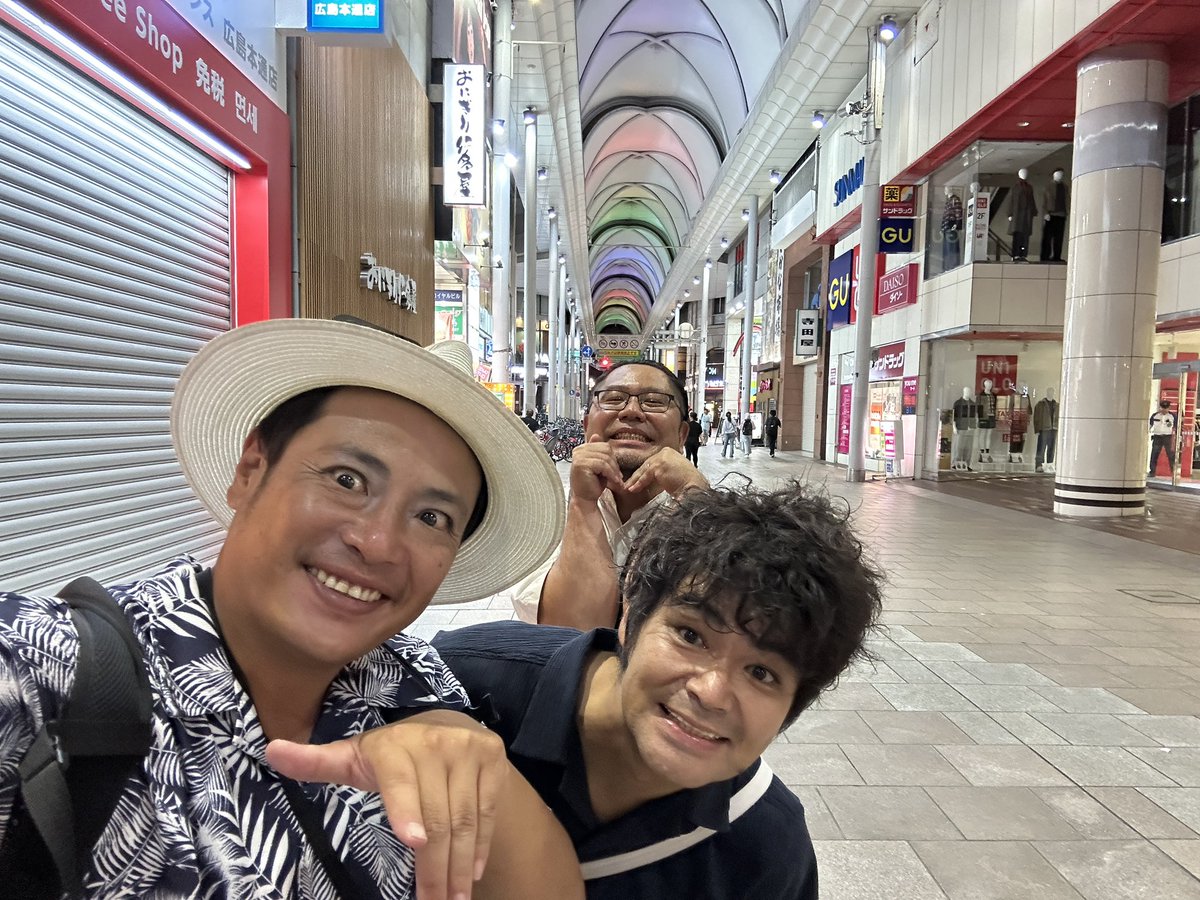 9Damare's tweet photo. お陰様で満席になりました🙇🏻‍♂️✨✨✨✨✨
僕のふるさと、萩市佐々並でのぶるぼん山口単独ライブツアー「ふるさとに笑いを⭐️佐々並編」チケット完売です🙇🏻‍♂️✨✨✨✨✨

本当にありがとうございます⭐️⭐️⭐️

土曜日お越し頂く皆様、楽しんでって下さい⭐️

スーパースター魂、見届けてやって下さい😉⭐️ https://t.co/TQxzCRhPp9