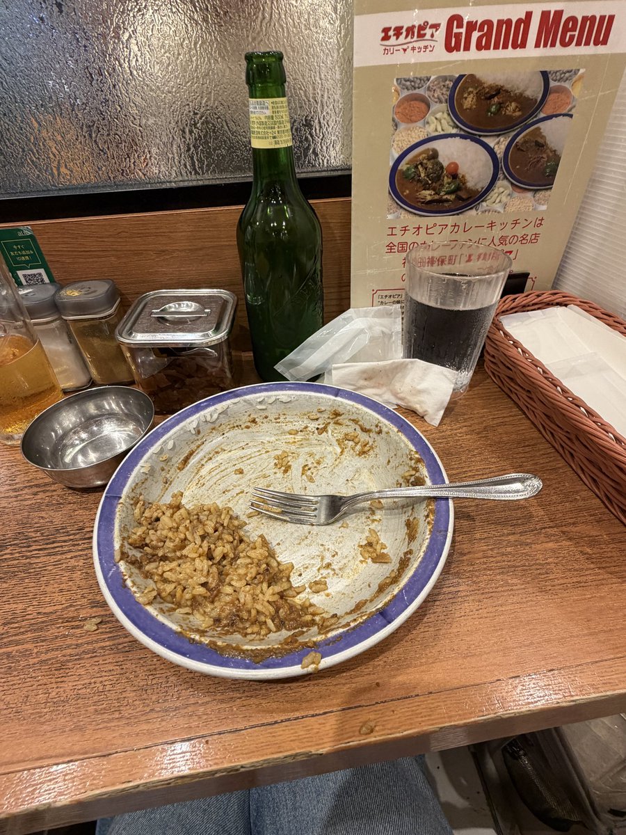 ayaeiki's tweet photo. ご飯半分にしても無理だったのエチオピア https://t.co/8rQAEaMUOe