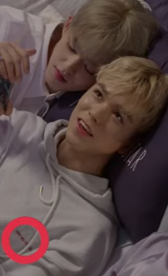 kiwiii_zzz8's tweet photo. vernon always has https://t.co/sxRXAe0Ckx