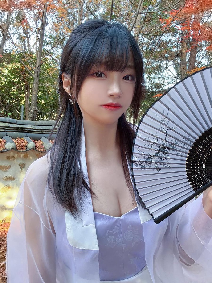 CoringaoMax's tweet photo. 행복한 명절 보내용! 🌕🧧 https://t.co/luZ4b0RPZX