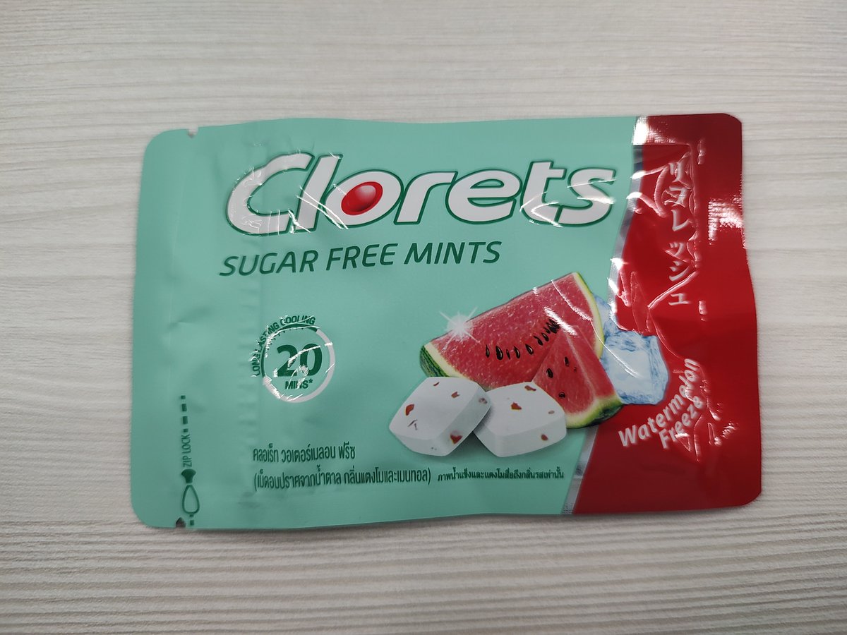 yoshi767300's tweet photo. 気になってたクロレッツ食べてみたら旨い！箱買いすればよかった、、、🍉 https://t.co/2xZfEgrM8H