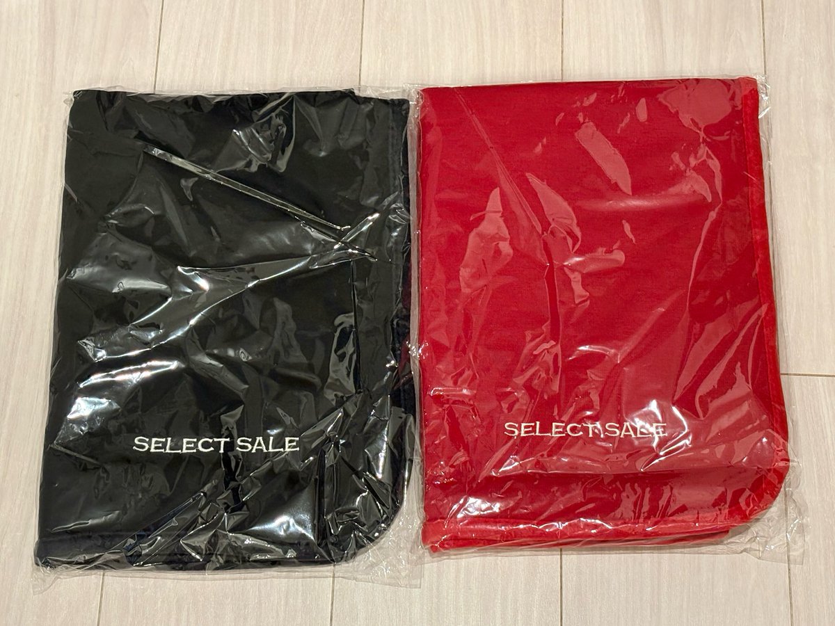 TNRacing_keiba's tweet photo. 【セレクトセール ブランケット】をプレゼントします！！
赤と黒各１枚、計2名様に🎁
どちらの色になるかはお楽しみで
未開封・未使用🟥⬛️

＜応募方法＞
（１）アカウントをフォロー
（２）本投稿をリポスト
〆切は2026年9月27日23:59
※当選者にはチャットでご連絡します🎊
⚠️プレゼントの発送先は日本国内に限らせていただきます/Domestic shipping only