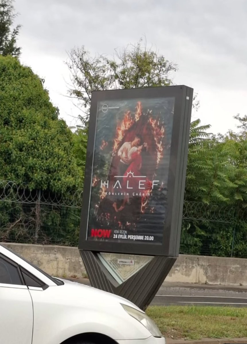 fromilhan's tweet photo. İstanbul sokaklarında YılSerin kraliyet gibi afişi 🥹❤️‍🔥

#HalefKöklerinÇağrısı #yilser https://t.co/4yOmFEdtTk