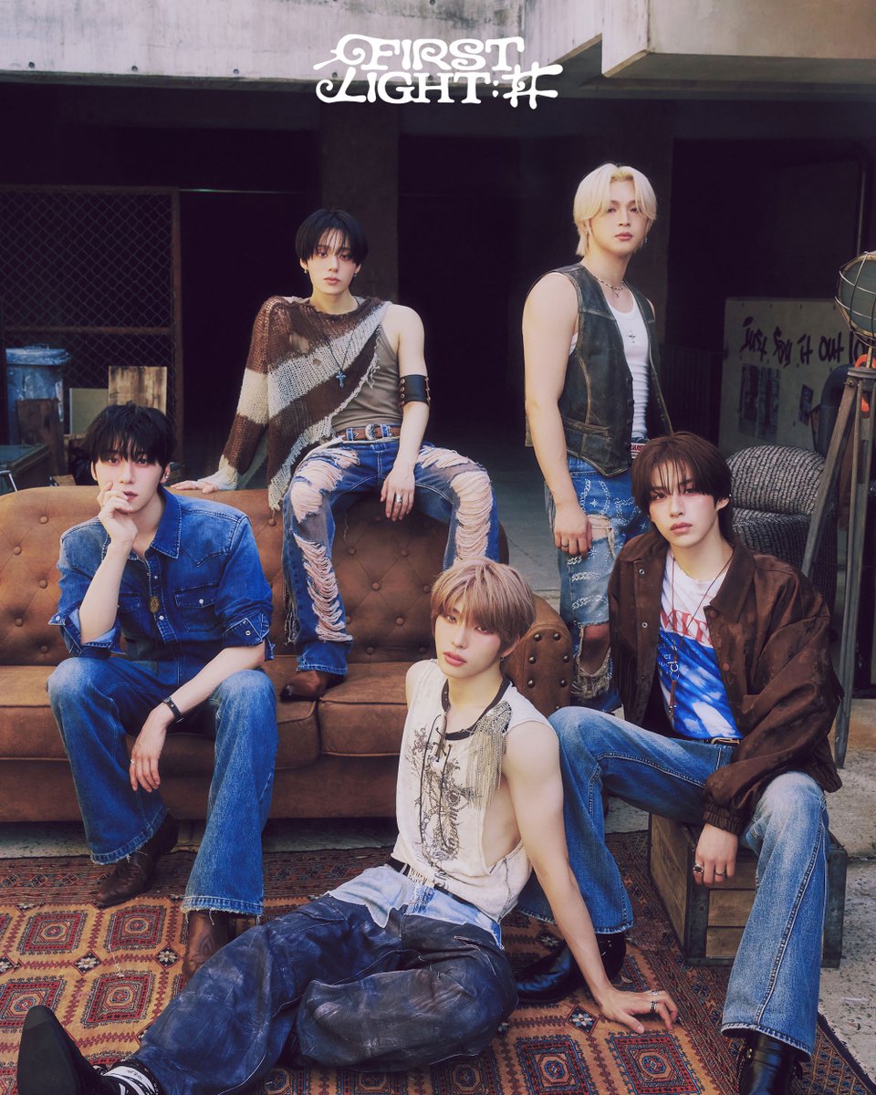 official_ONEUS's tweet photo. ONEUS 12TH EP [FIRST LIGHT : 井]

CONCEPT PHOTO FIRST LIGHT ver.
#원어스 #ONEUS 

✨ 2026.09.23 6PM (KST)

#FIRST_LIGHT_井 
#눈을돌리지마 https://t.co/DHiFMqY2Tk