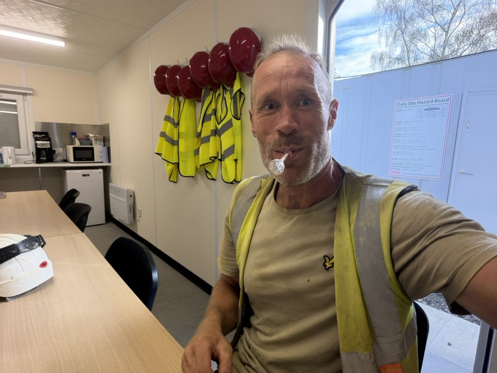 dan_wilson1's tweet photo. 4 years sober and pulled for the random drug and alcohol test this morning 😳🤣 https://t.co/AHo2ArUaMD