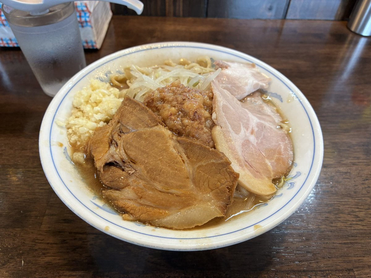 strh_0517's tweet photo. 久々に埼大前の梵'sでお昼ご飯🍜
めっちゃ腹ペコだったから10分以内で食べ終わっちゃったw https://t.co/cHEcXnI1FI