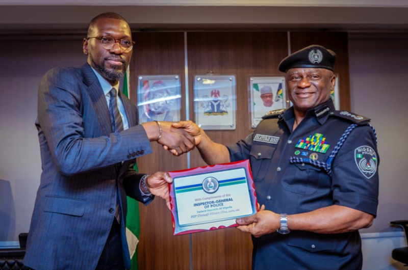TecheconomyNG's tweet photo. Major recognition for fintech leadership

Inspector-General of Police Disu has explained the appointment of @theflutterwave's CEO as a National Youth Ambassador, citing his outstanding contributions to youth empowerment, tech innovation, and driving positive economic impact across Nigeria.

Read full details: https://t.co/qJCSdC69rn

#Flutterwave #YouthAmbassador #TechLeadership #Nigeria #Techeconomy #Fintech
